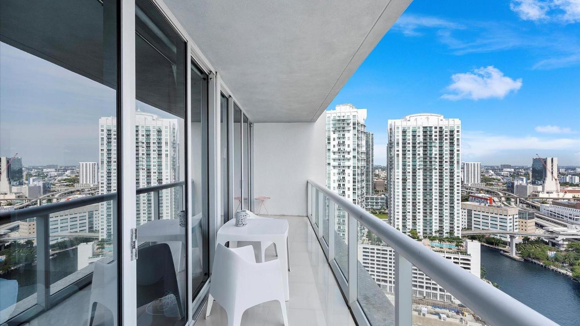 Icon Brickell Stay, Pool, Spa, Views, Restaurants