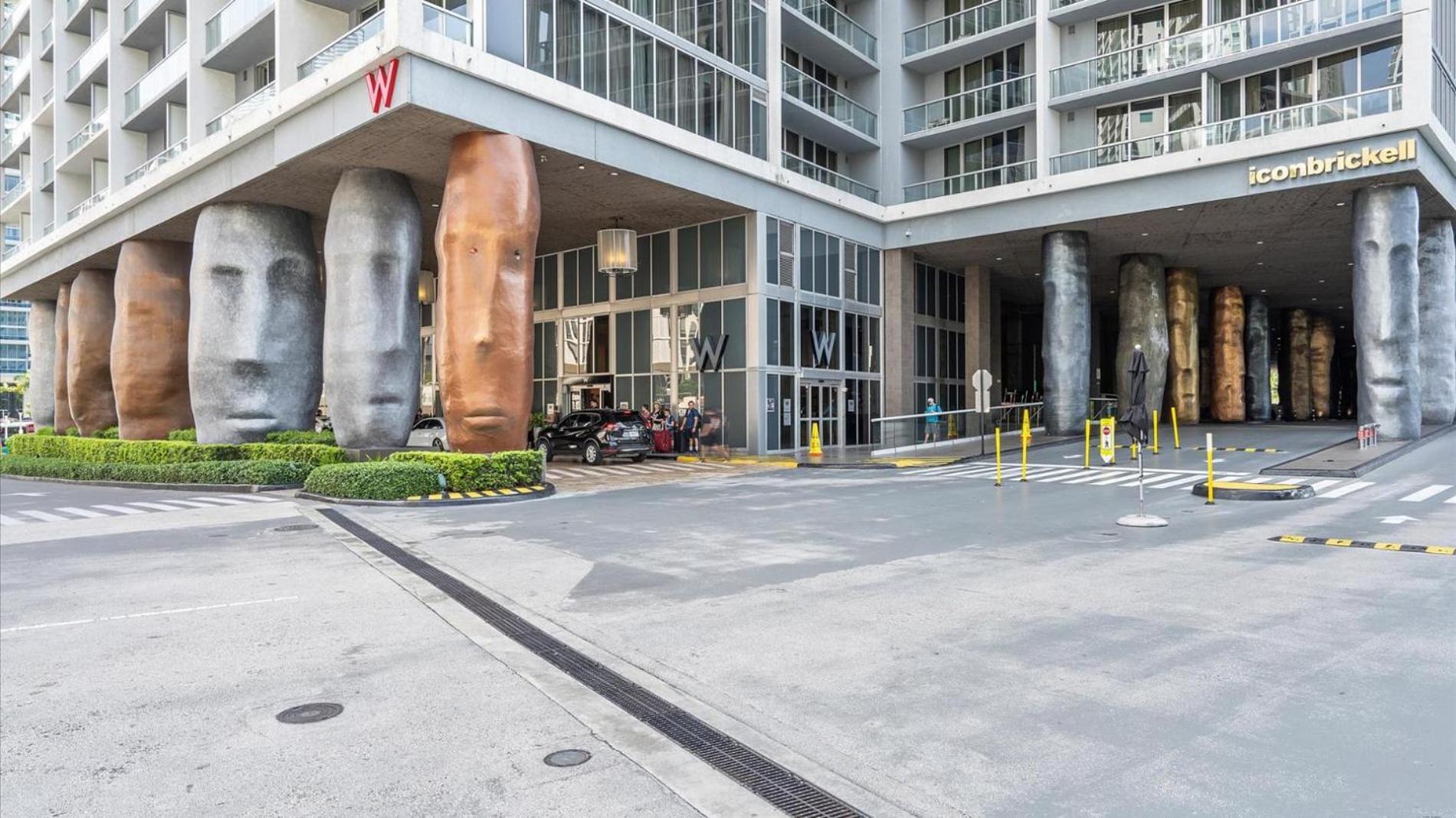 Icon Brickell Stay, Pool, Spa, Views, Restaurants