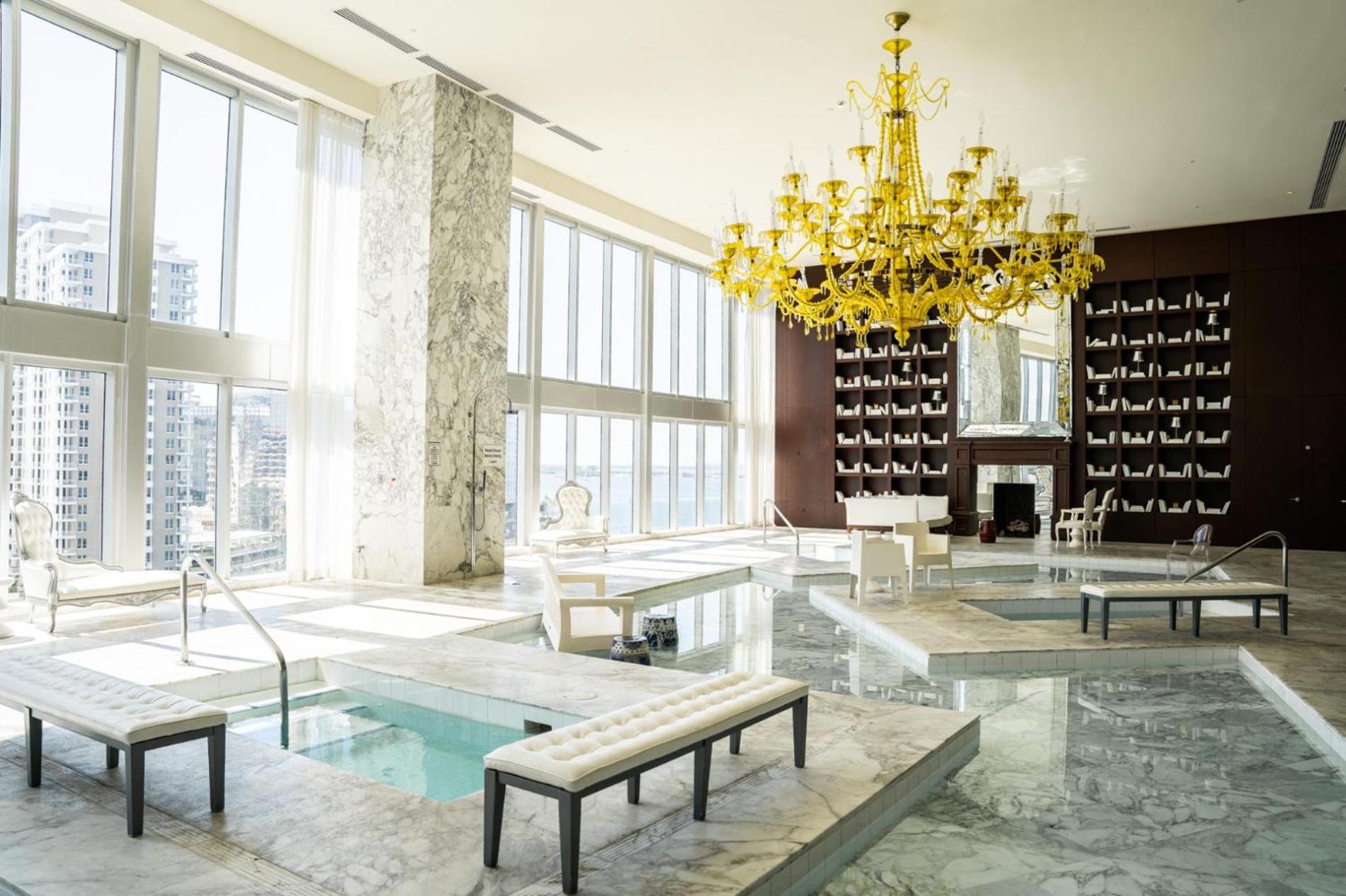 Icon Brickell Stay, Pool, Spa, Views, Restaurants