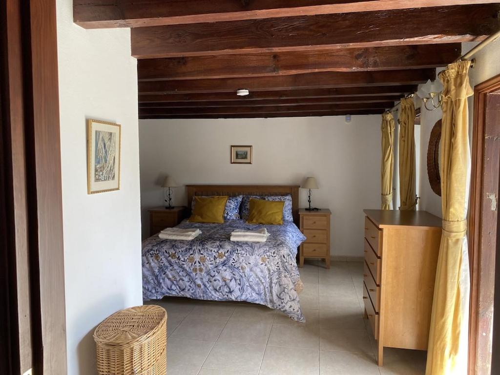 Spacious characterful villa with spectacular views in quiet rural setting.