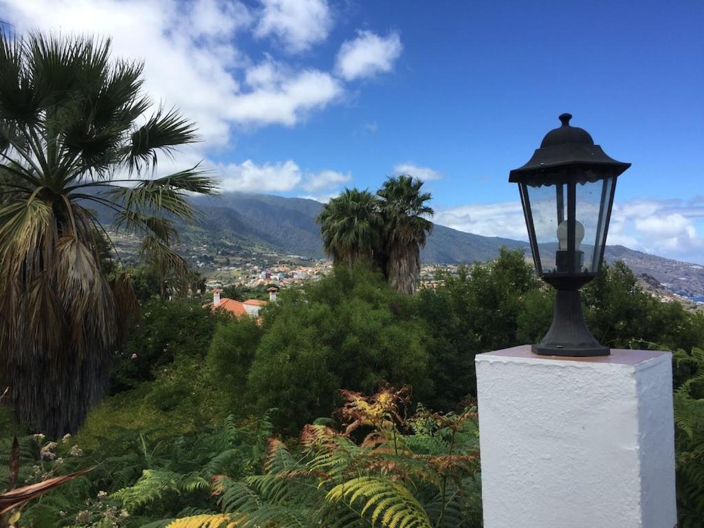 Spacious characterful villa with spectacular views in quiet rural setting.