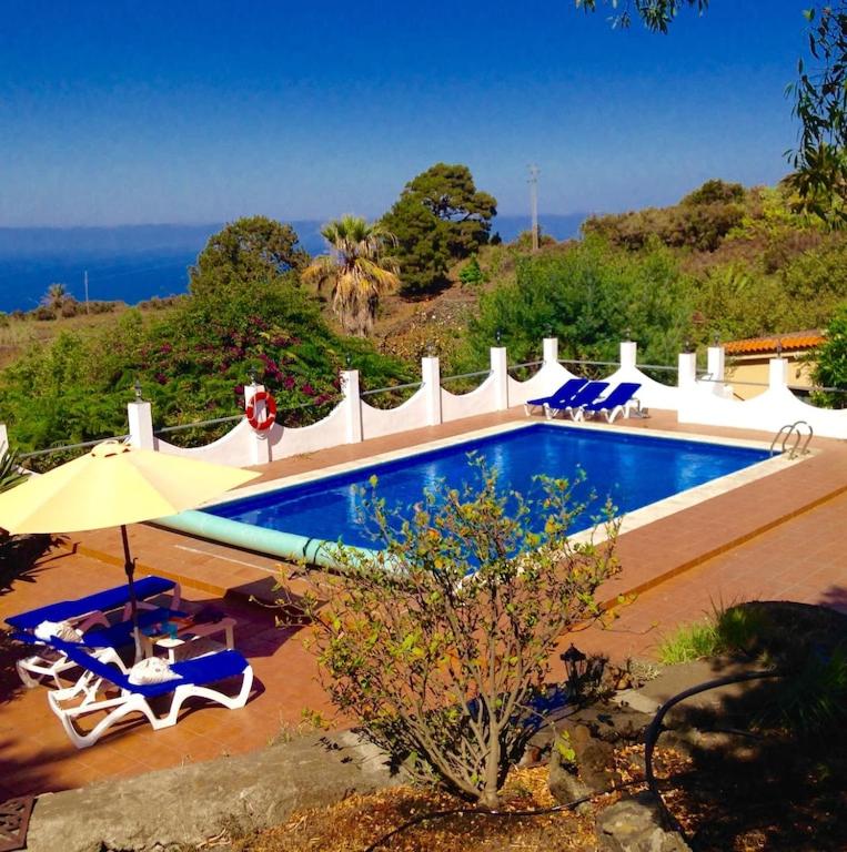 Spacious characterful villa with spectacular views in quiet rural setting.