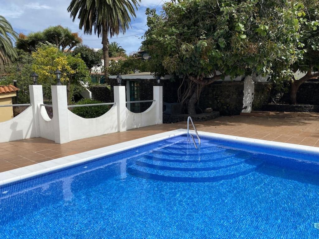 Spacious characterful villa with spectacular views in quiet rural setting.