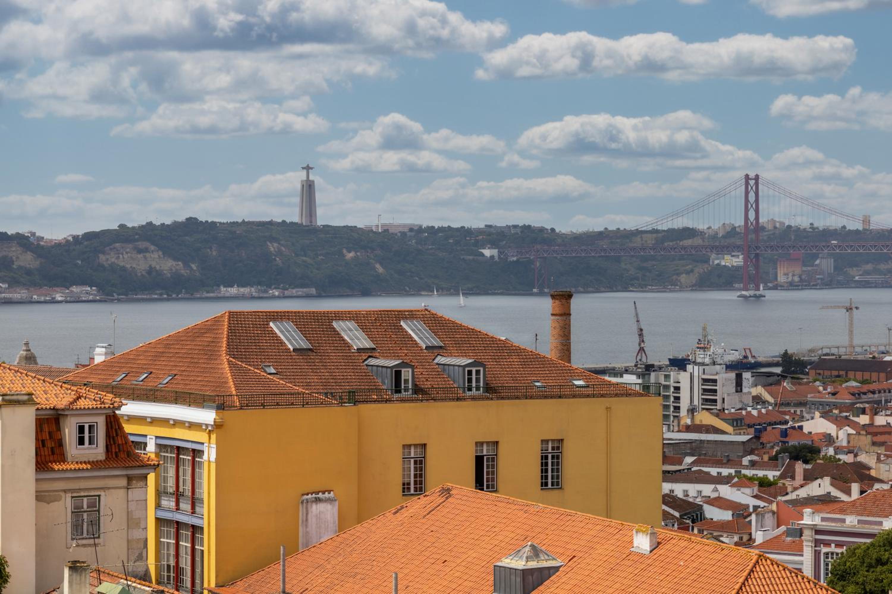 BeGuest Bairro Alto City View Apartment