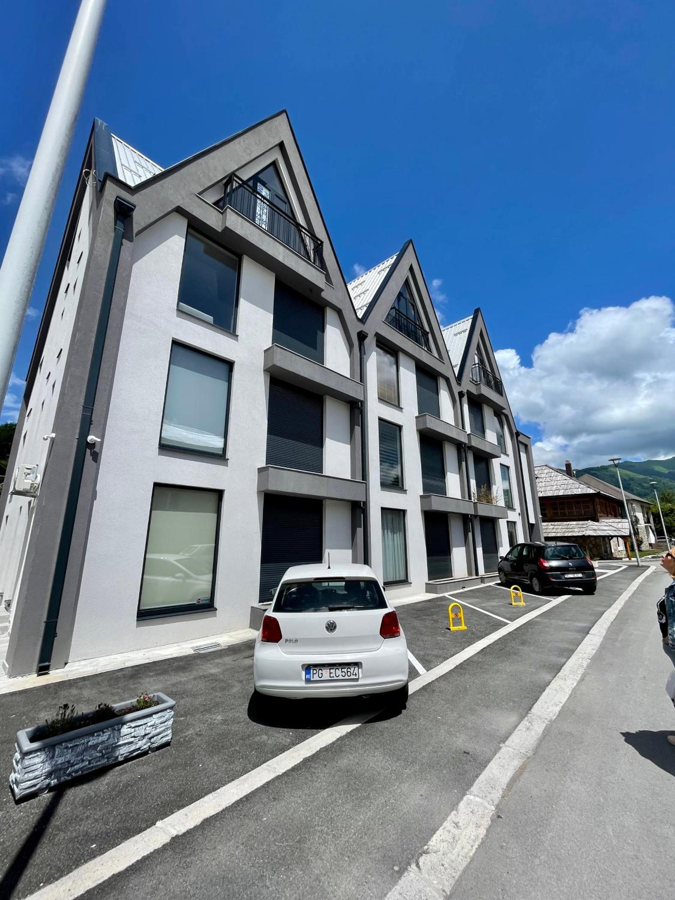 Apartments Gora