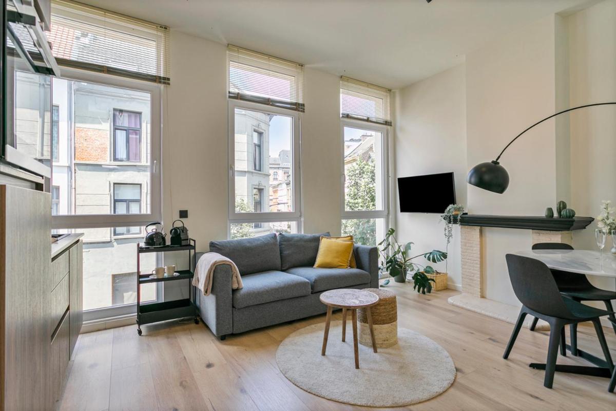 New renovated condo's @ trendy south