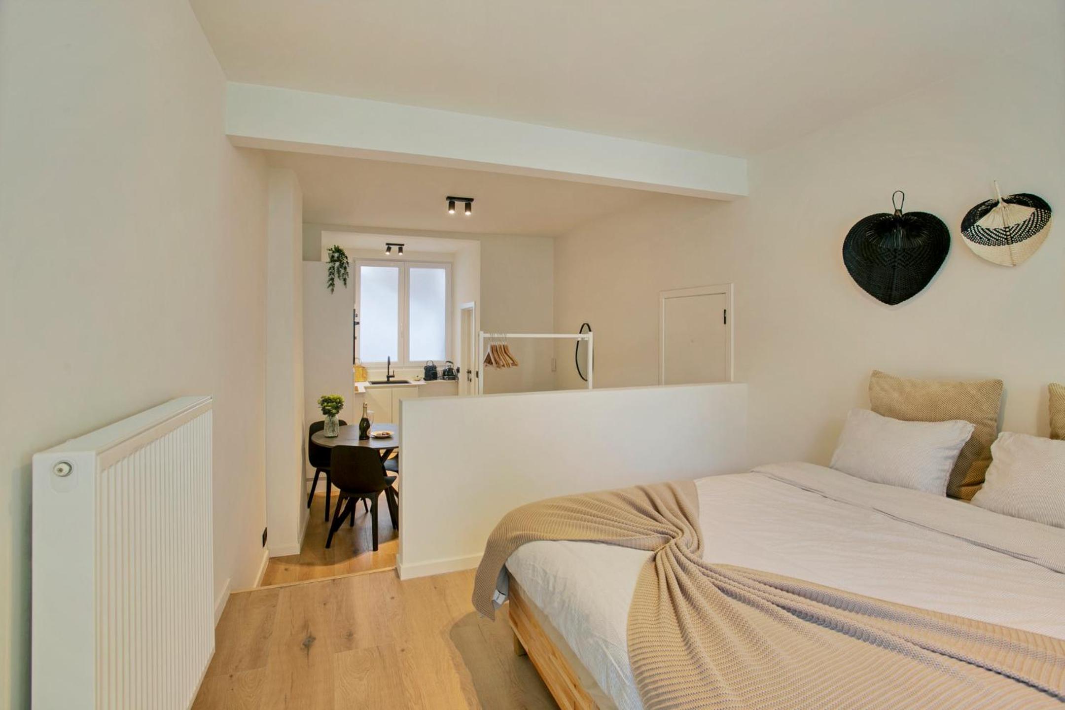New renovated condo's @ trendy south