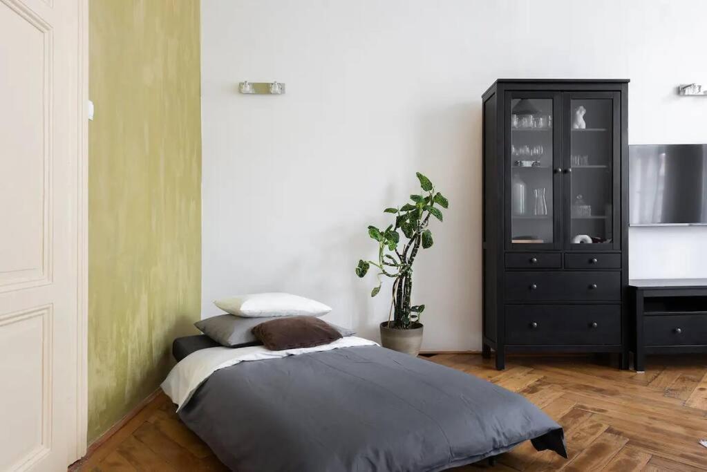 Spacious apartment with balcony at Wenceslas Sq