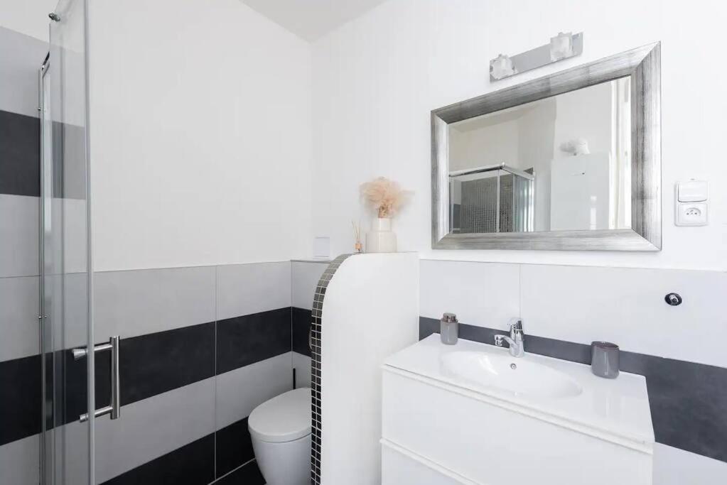 Spacious apartment with balcony at Wenceslas Sq