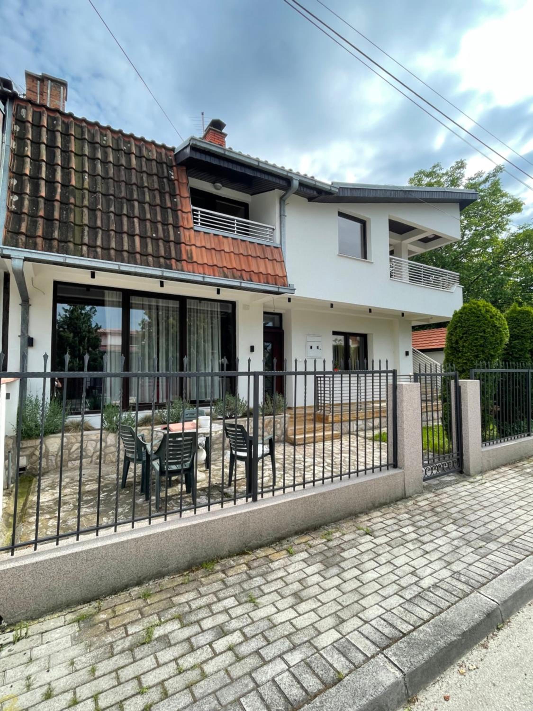 Stefan's Cozy Skopje House