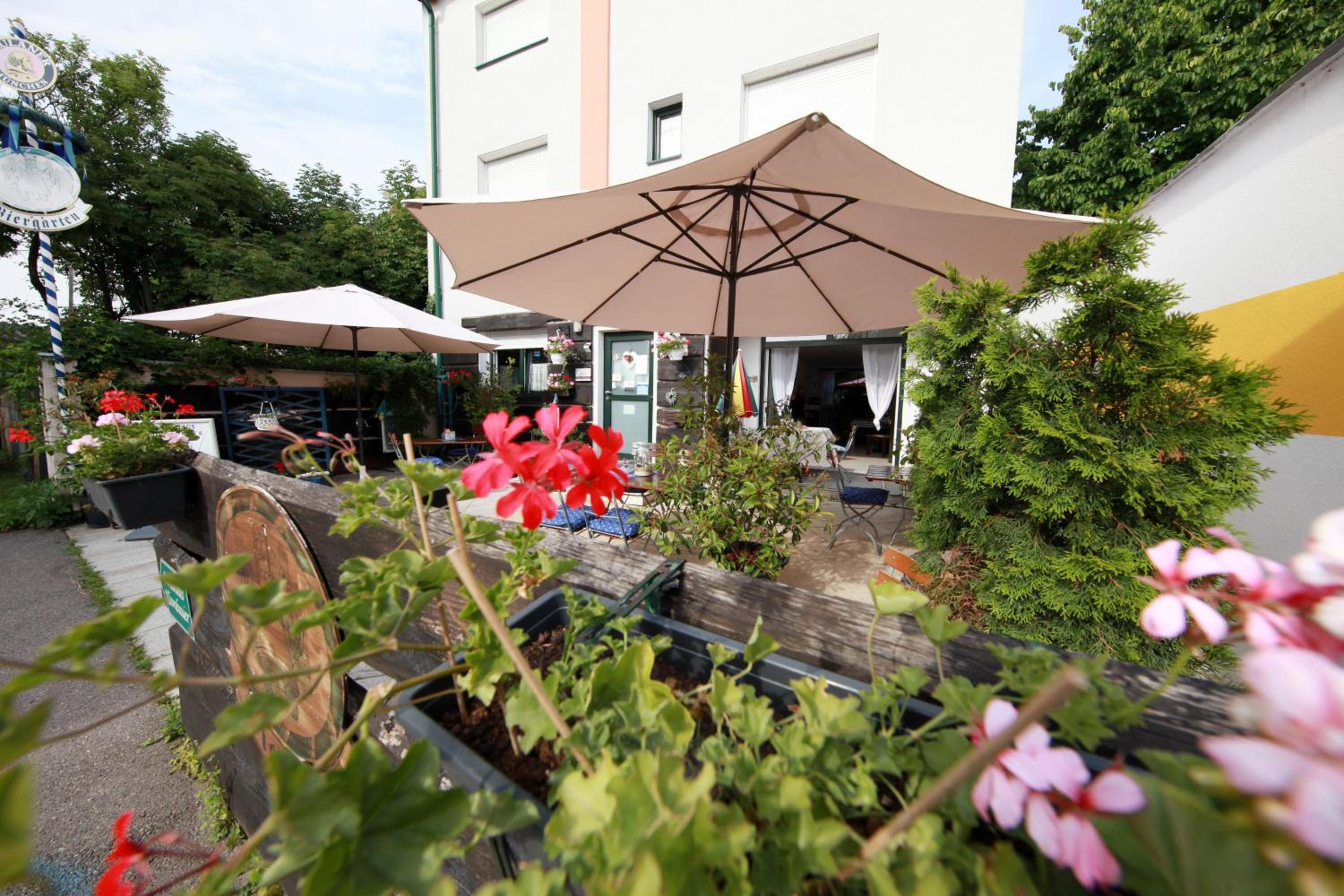 DAS Landhaus Klambauer - Apartmenthaus Thermennähe St Martins Therme view 3