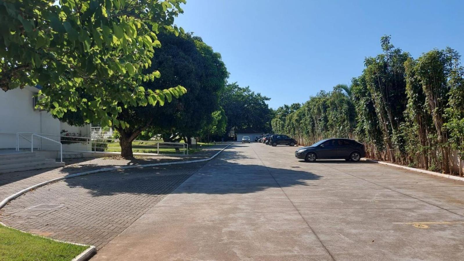 Apto 2 quartos completo em Condomínio Clube a 350 metros da praia do Campeche