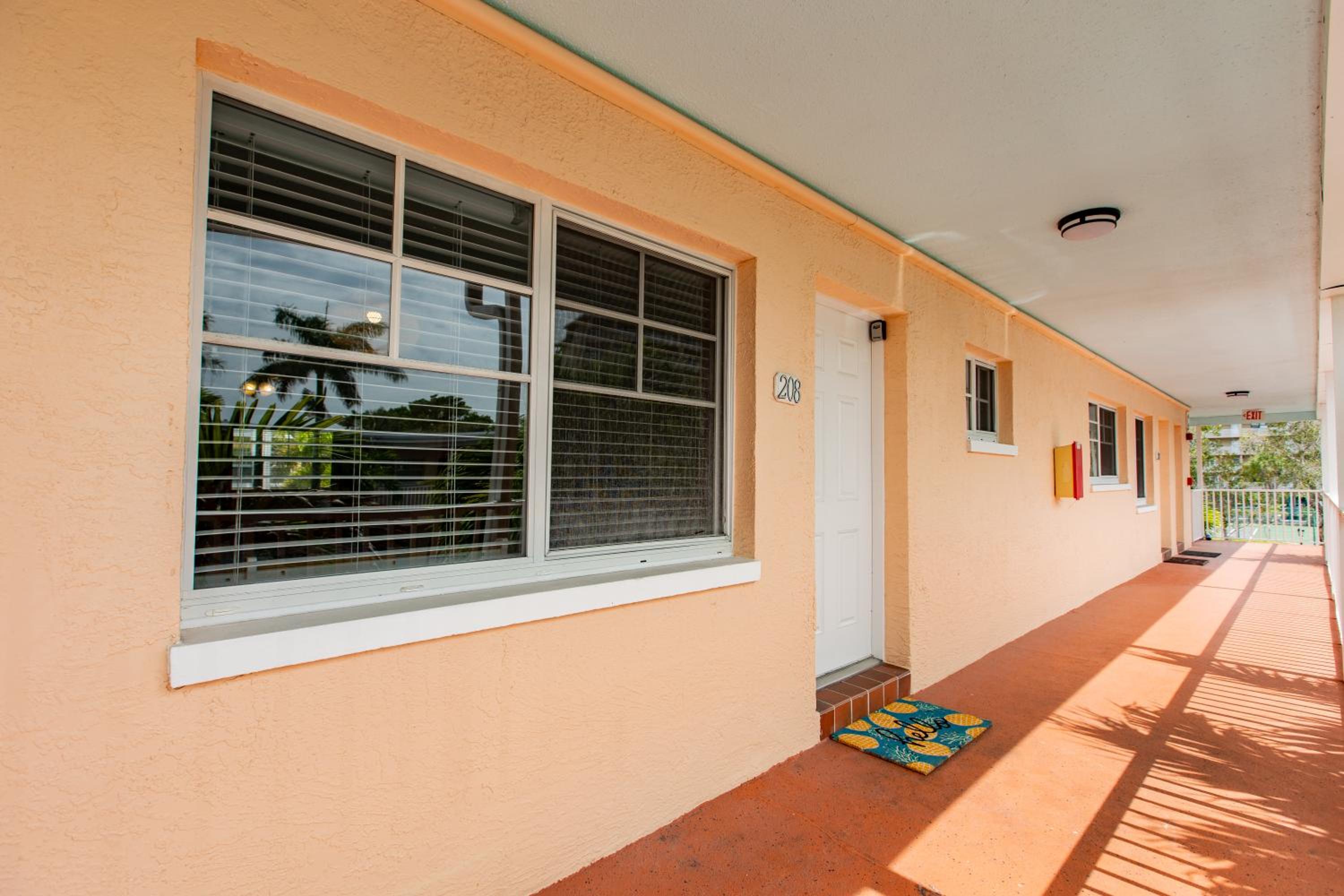 Tiki Blue Crab Cabana Beach Condo in Paradise