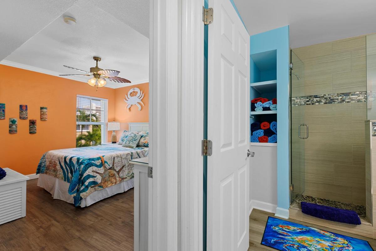 Tiki Blue Crab Cabana Beach Condo in Paradise