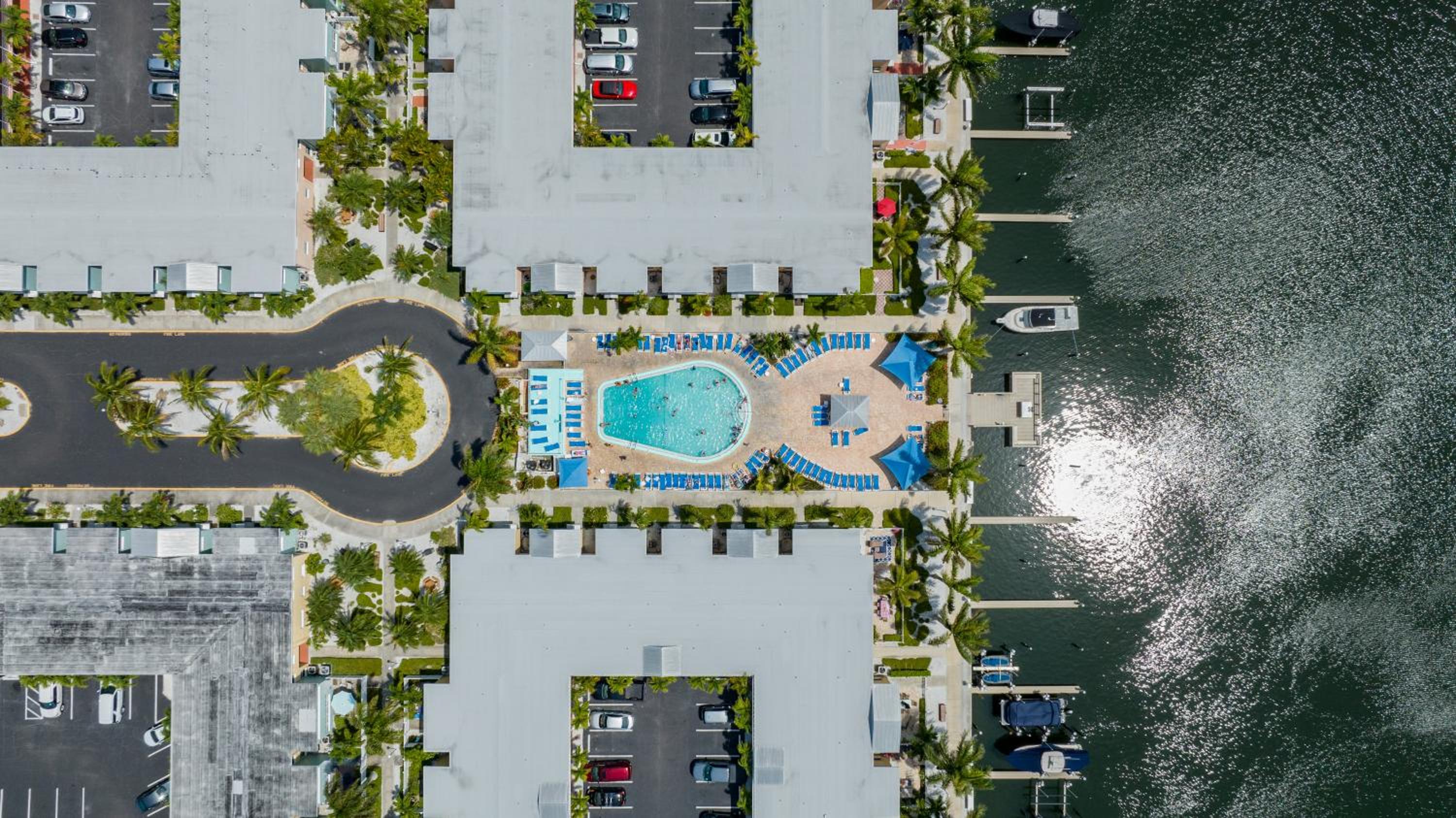 Tiki Blue Crab Cabana Beach Condo in Paradise