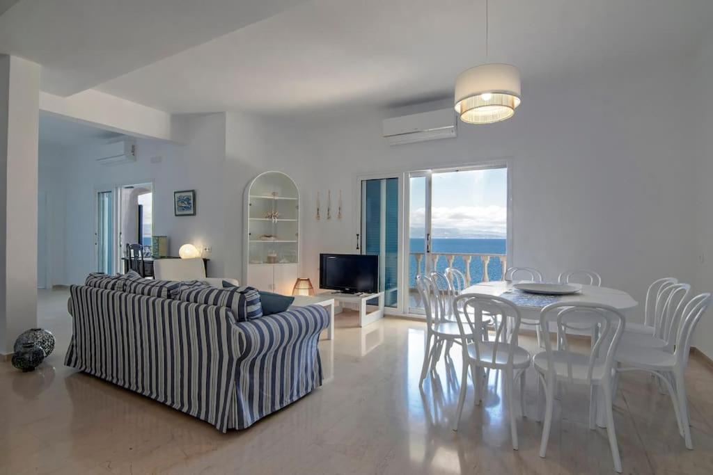 Malvazios Villa Big Blue view 3