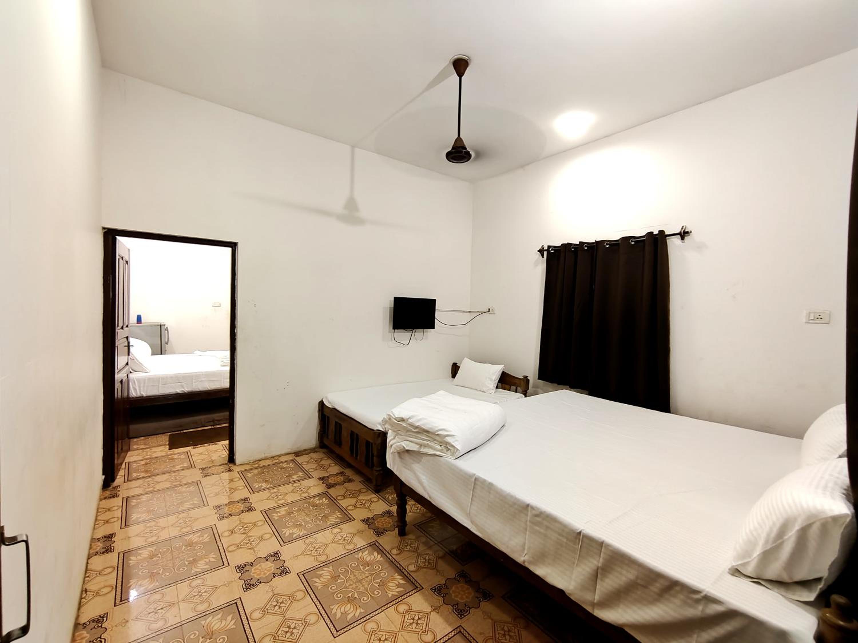 Calangute Turista