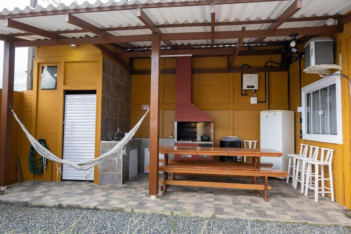 Casa de férias familiar com linda vista à 300m da Meia Praia de Navegantes