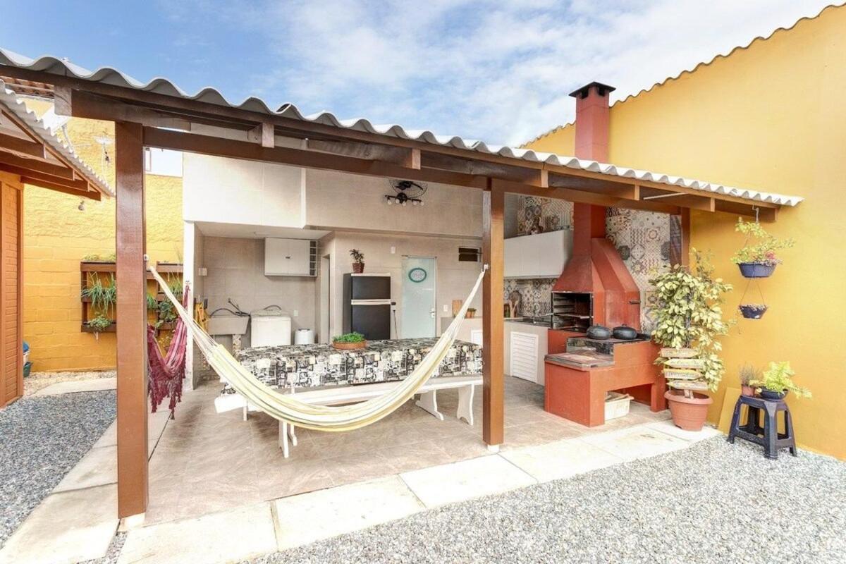 Casa de férias familiar com linda vista à 300m da Meia Praia de Navegantes