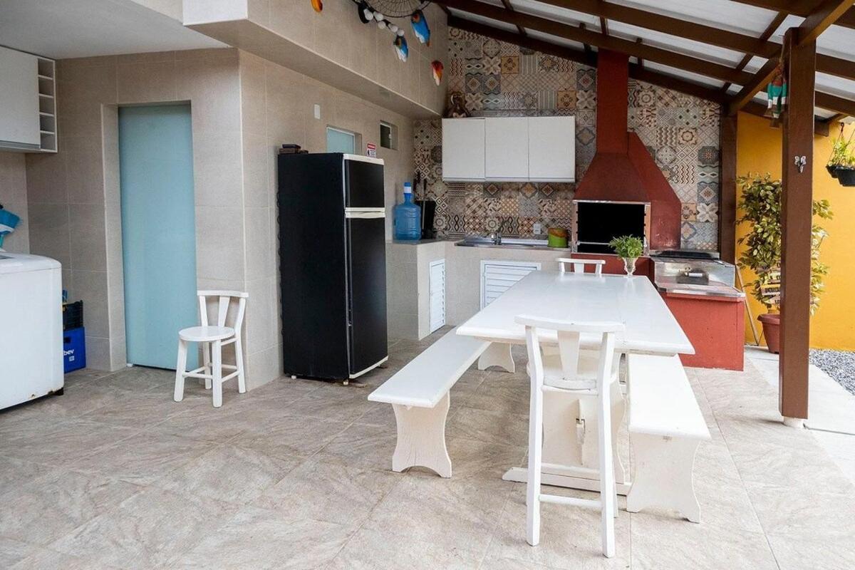 Casa de férias familiar com linda vista à 300m da Meia Praia de Navegantes