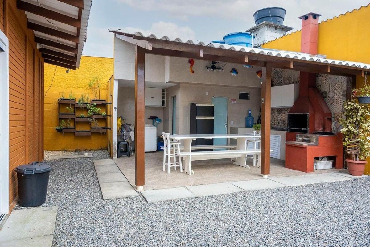 Casa de férias familiar com linda vista à 300m da Meia Praia de Navegantes