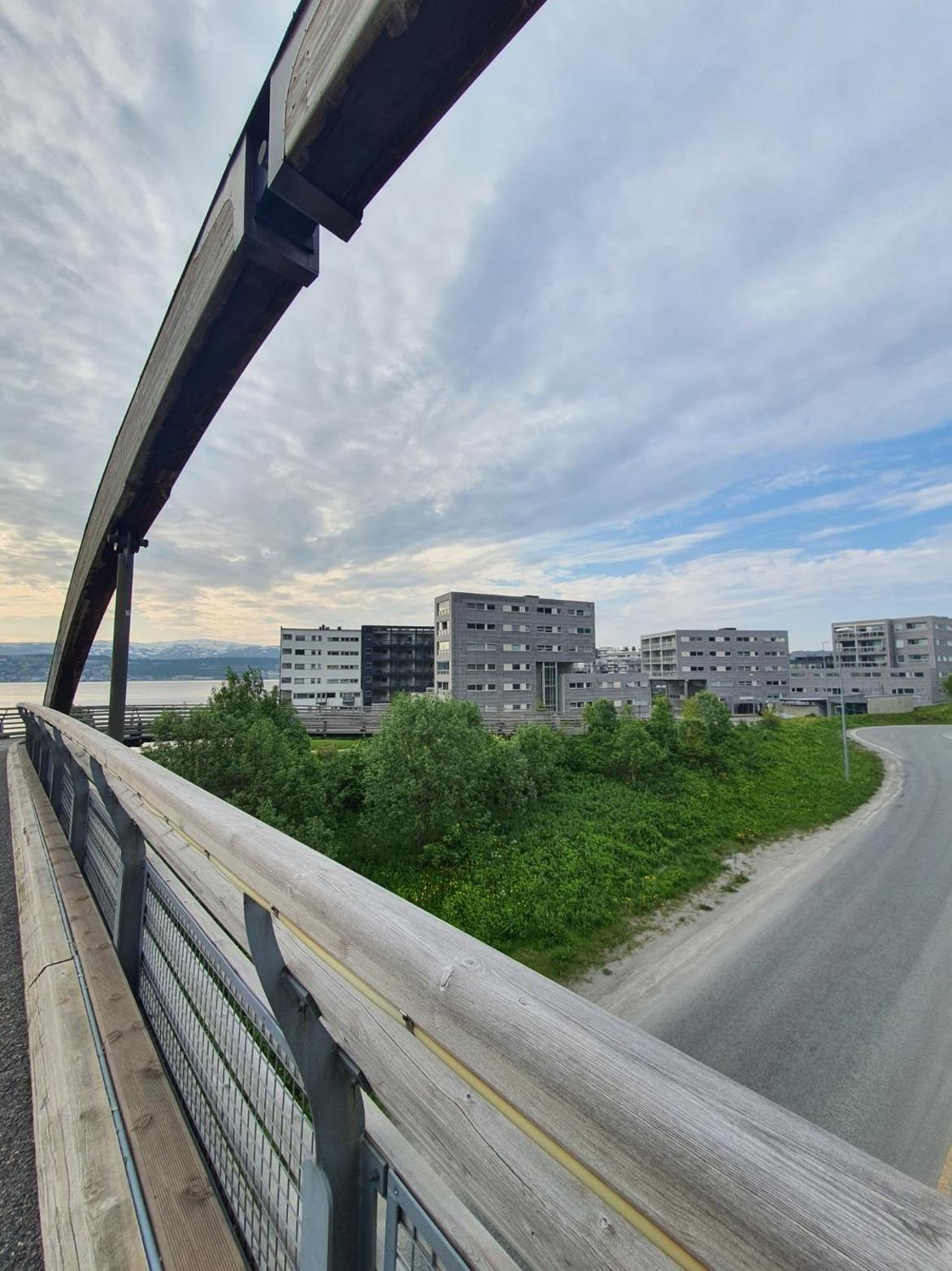 Northern Dreams Apartment with free parking view 2