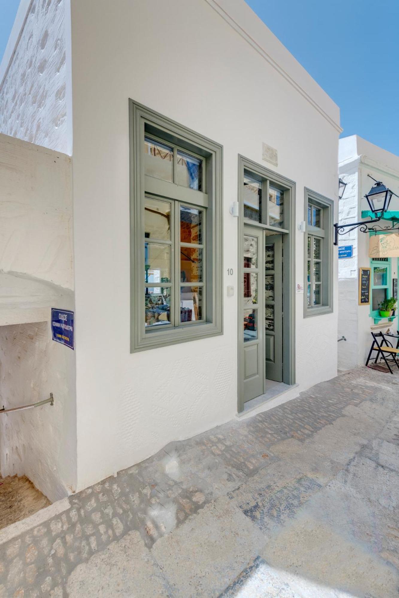 ArtdecoSyros Superior
