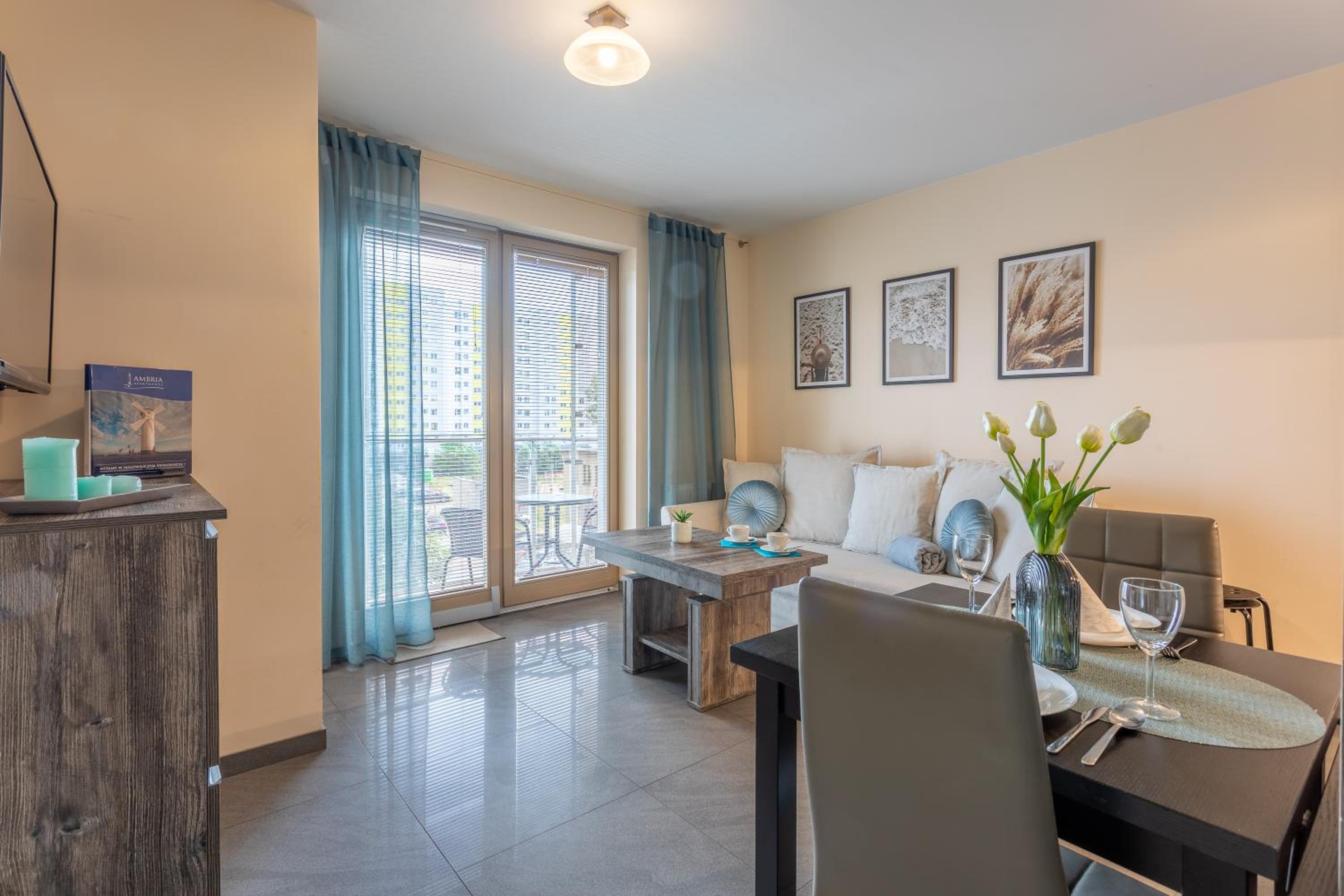 Ambria Rose view 4