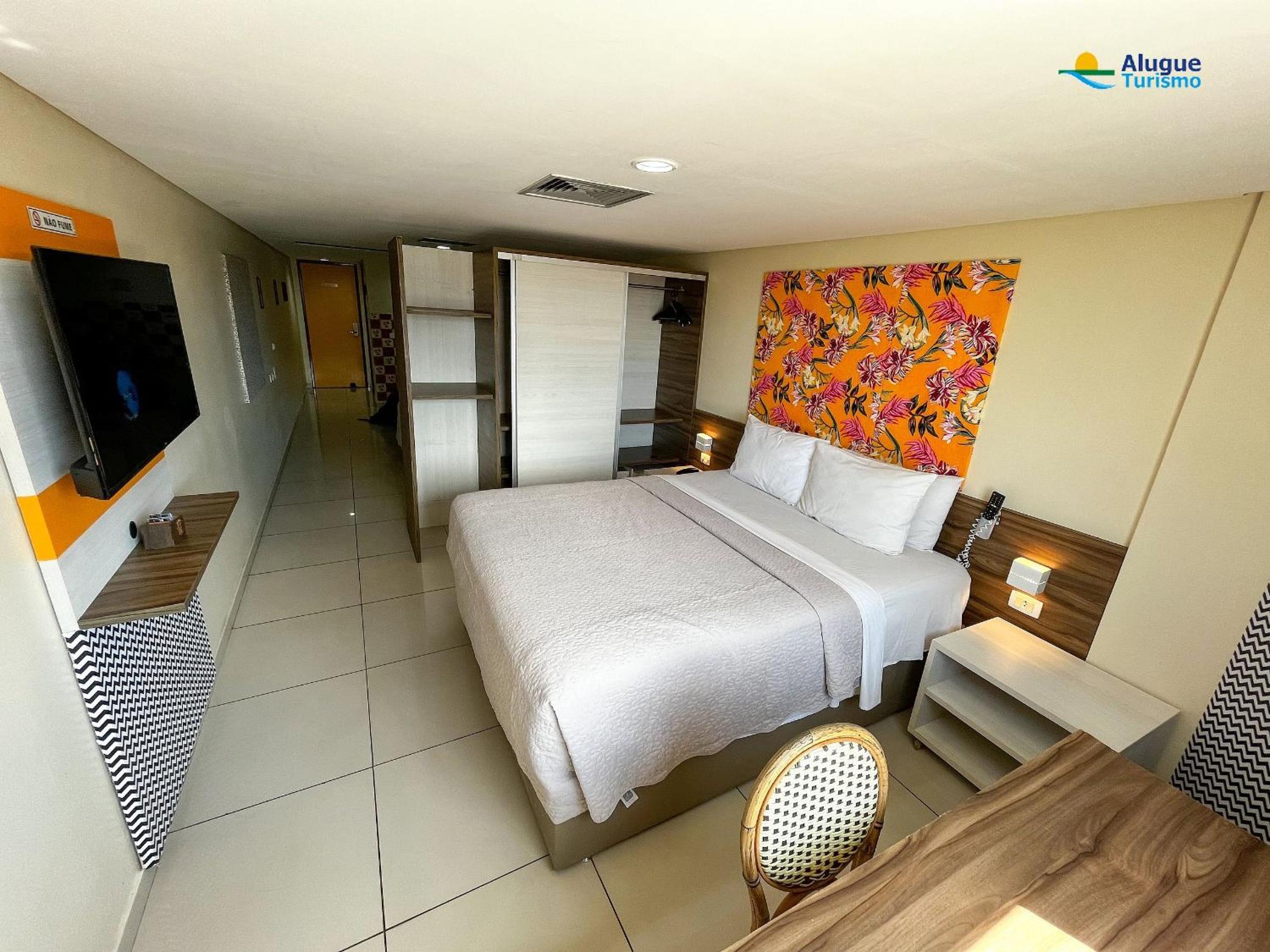 IMPERIAL FLAT com Roupa de Cama, Camareira, vista para o mar.