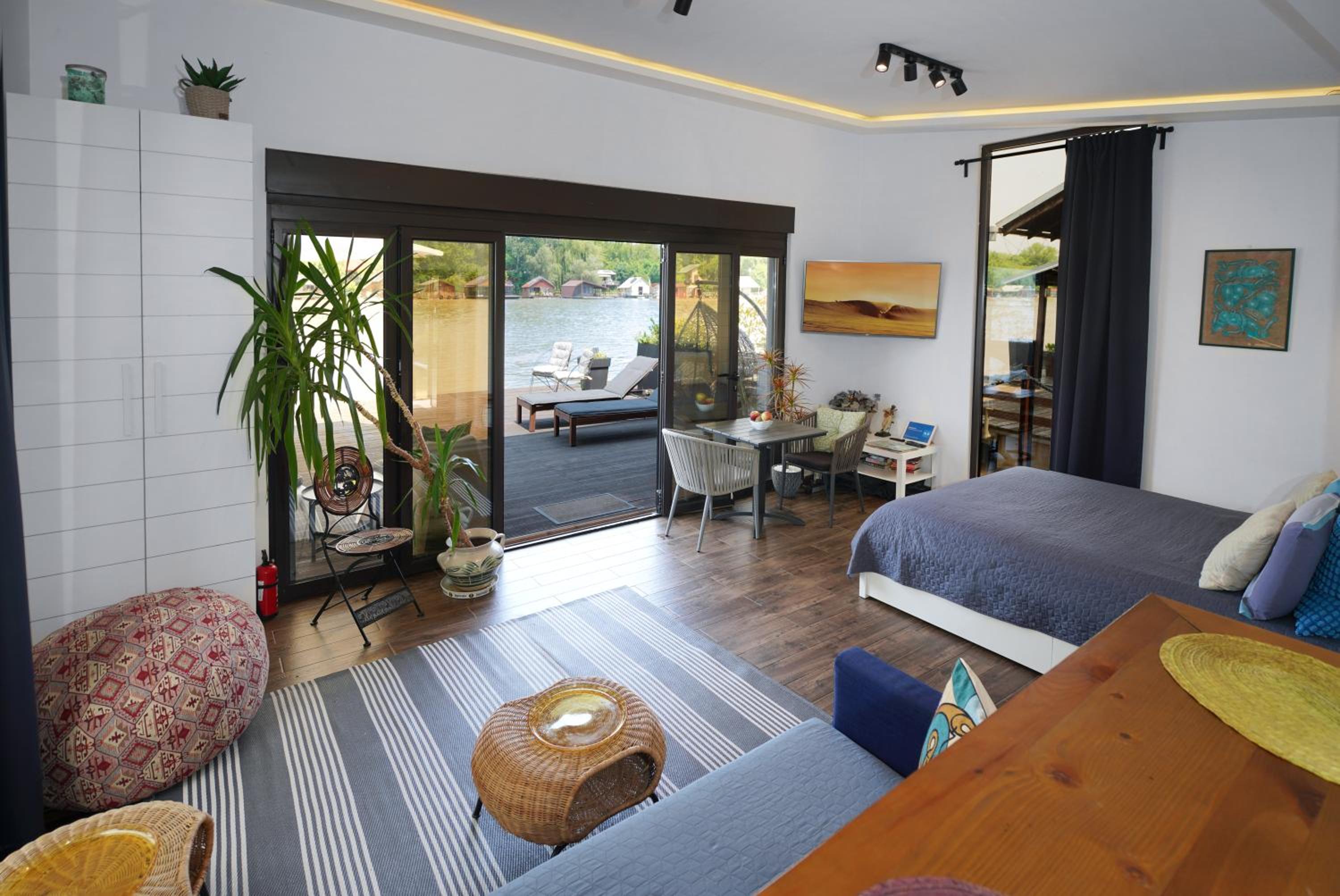 Beach House Belgrade view 4