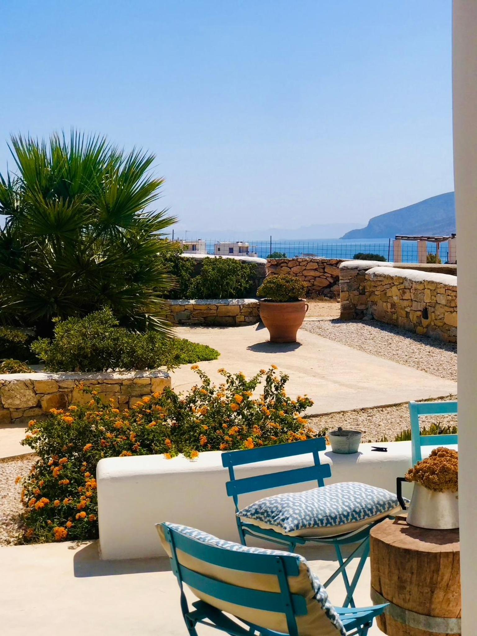 VILLA THEIA - SELENE , appartement de charme pour 4 à 6 personnes prés de la plage et du village de Koufonissi view 5