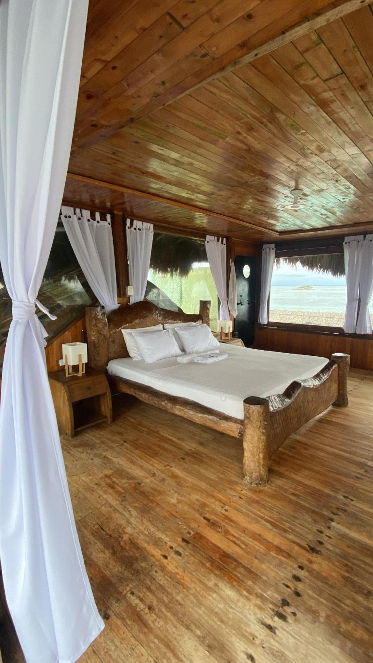 Isla Kalua - Private Ocean Villa
