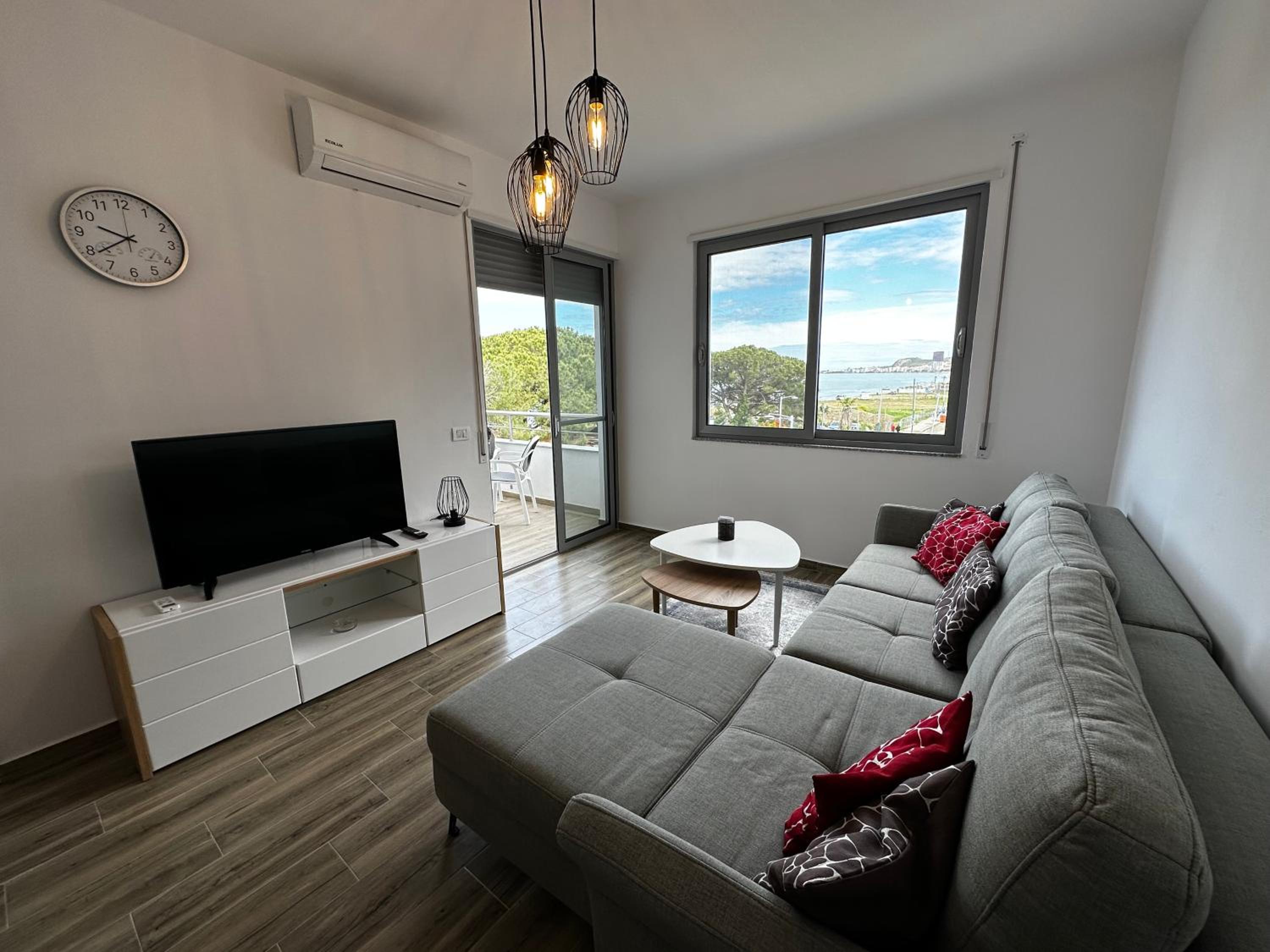 Sunset Seaview Apartment 305