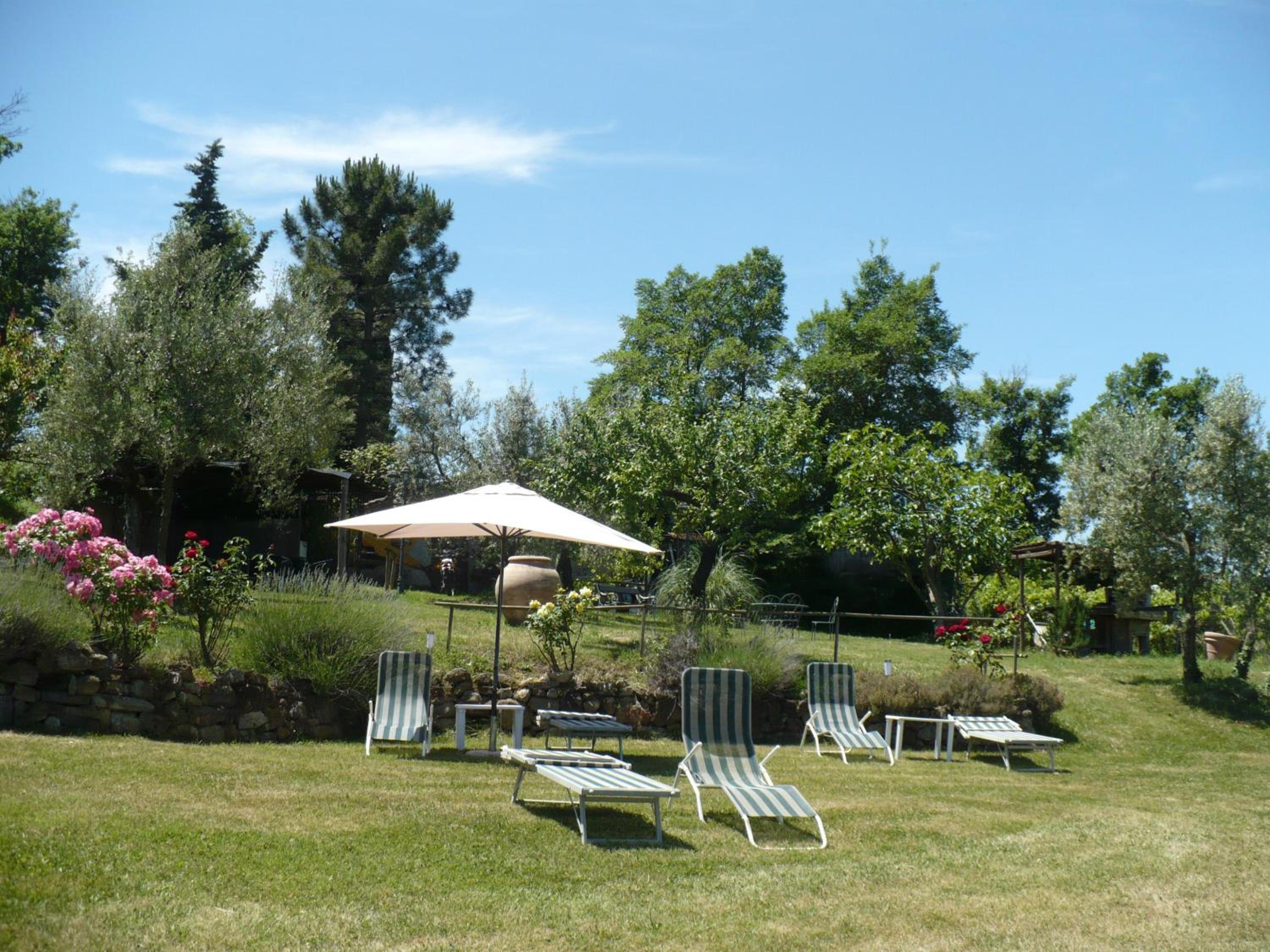 Villa with private swimming pool and private garden in quiet area, panoramic views view 4