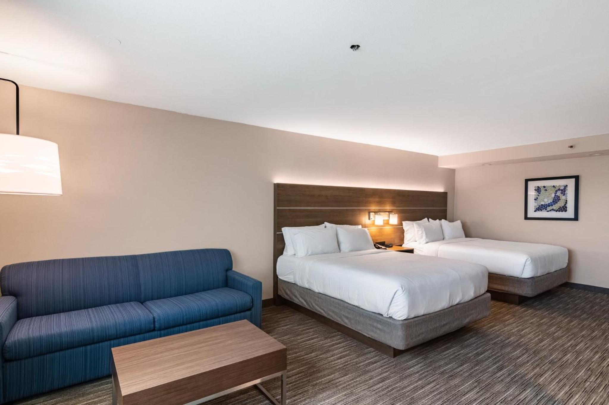 Camarillo Vacations - Holiday Inn Express  Suites Camarillo, an IHG Hotel - Property Image 10