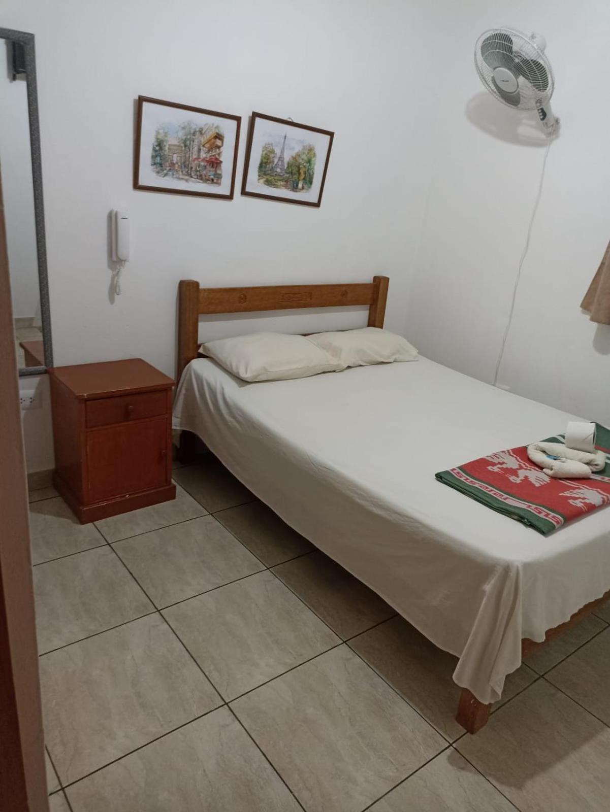 HOSTAL PARIS view 3