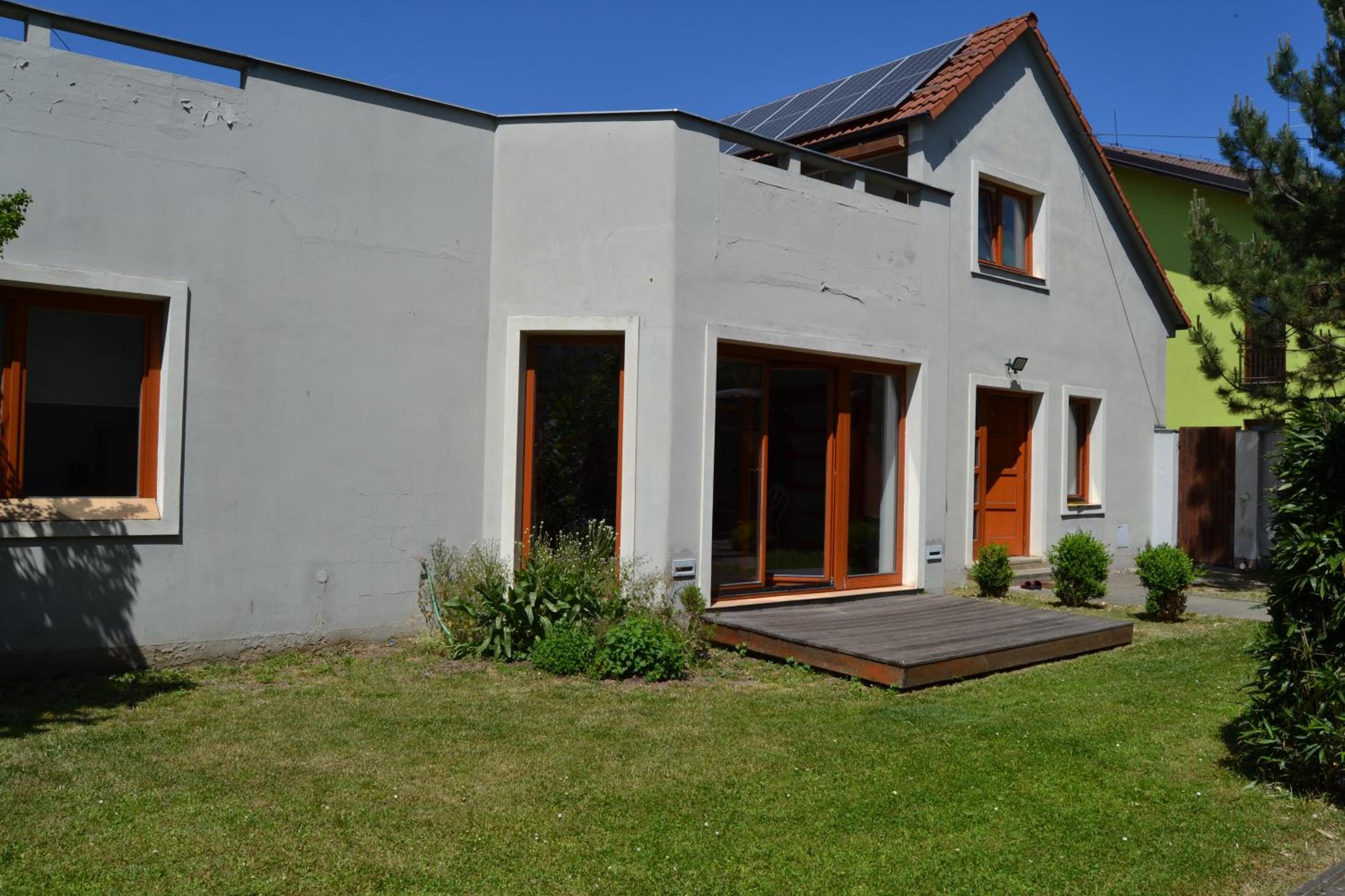 Large house with parking, 30 min to Prague center view 4