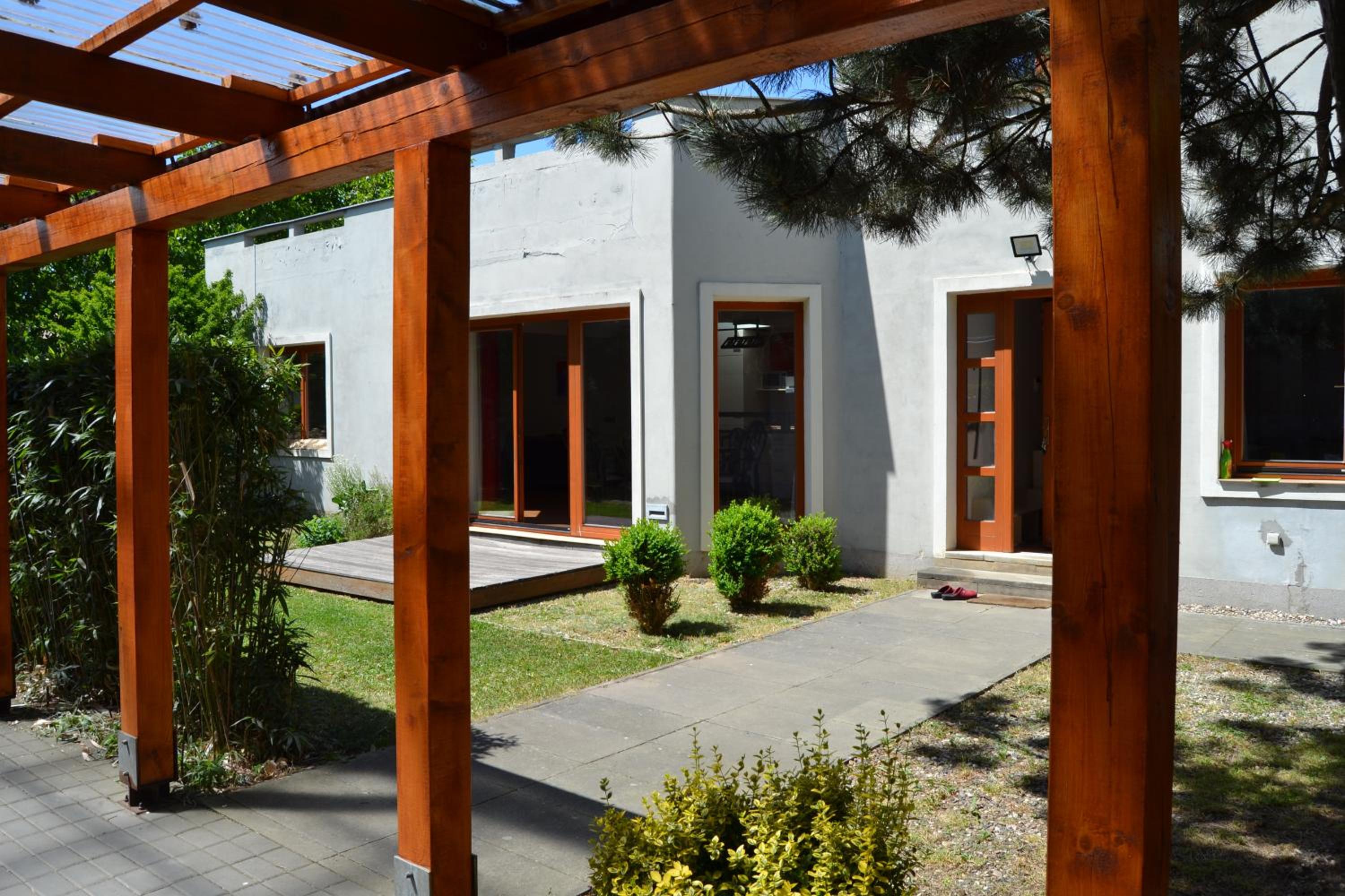 Large house with parking, 30 min to Prague center view 3