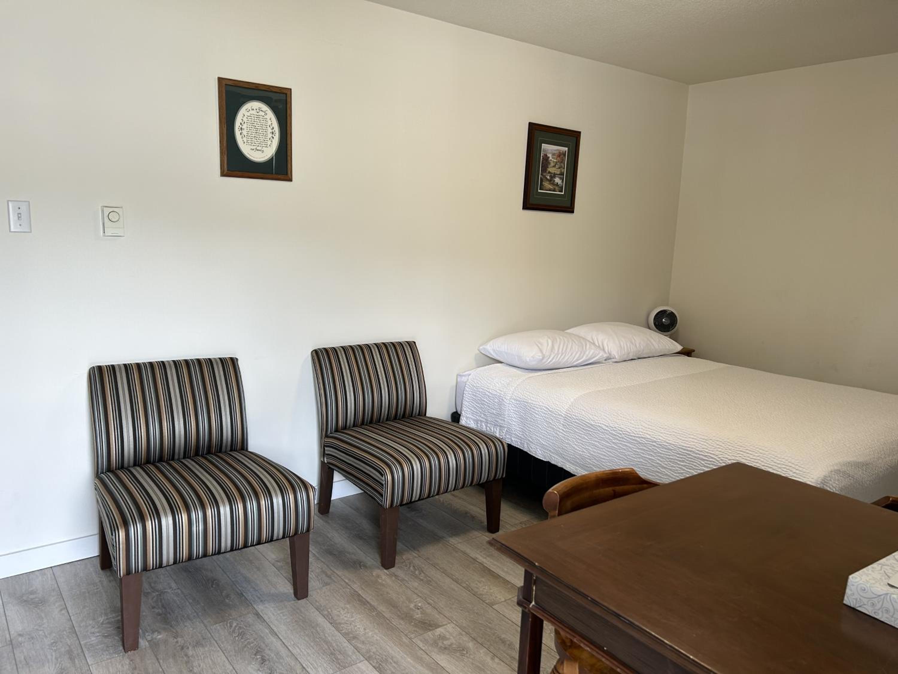 Empire Motel