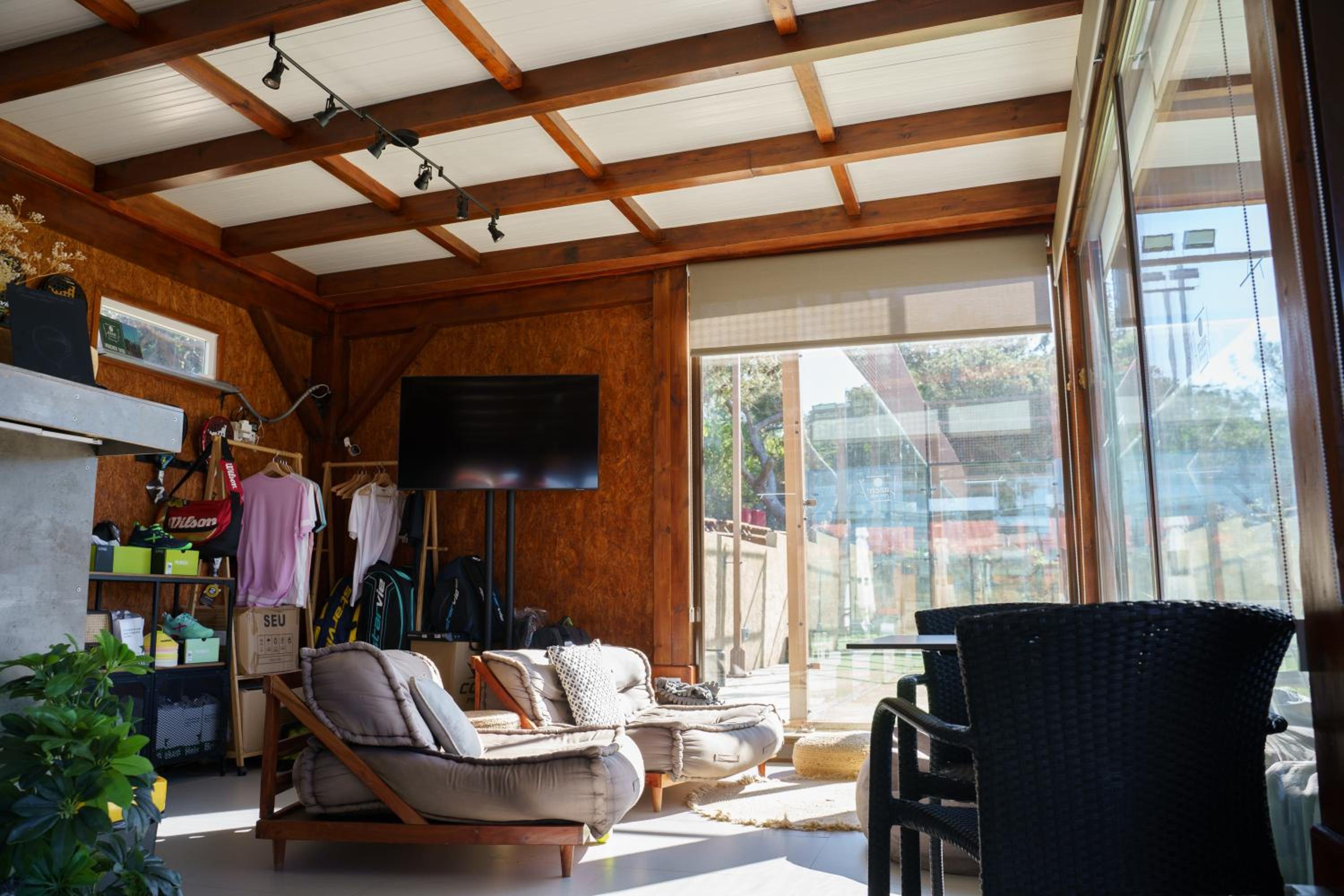Azen Cool House