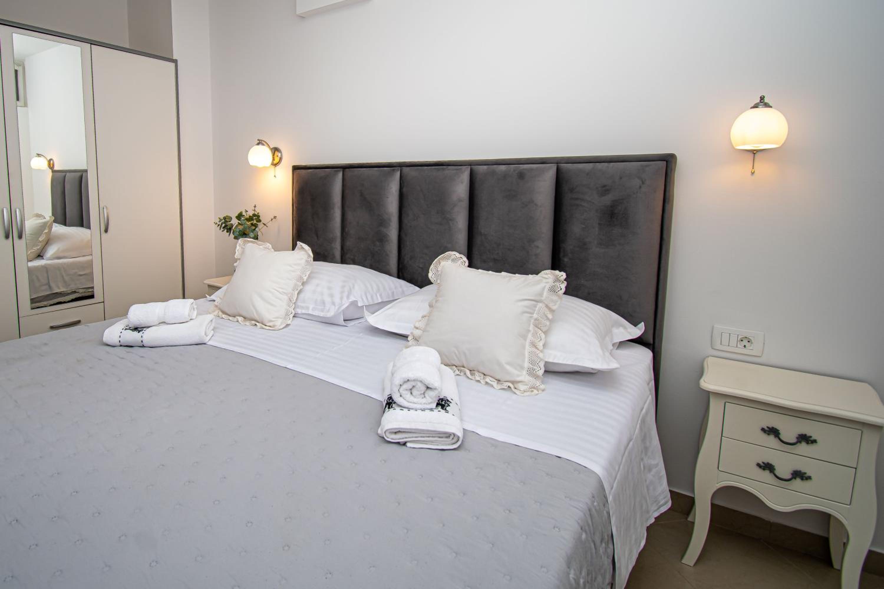 Beachfront Apartments Gabine