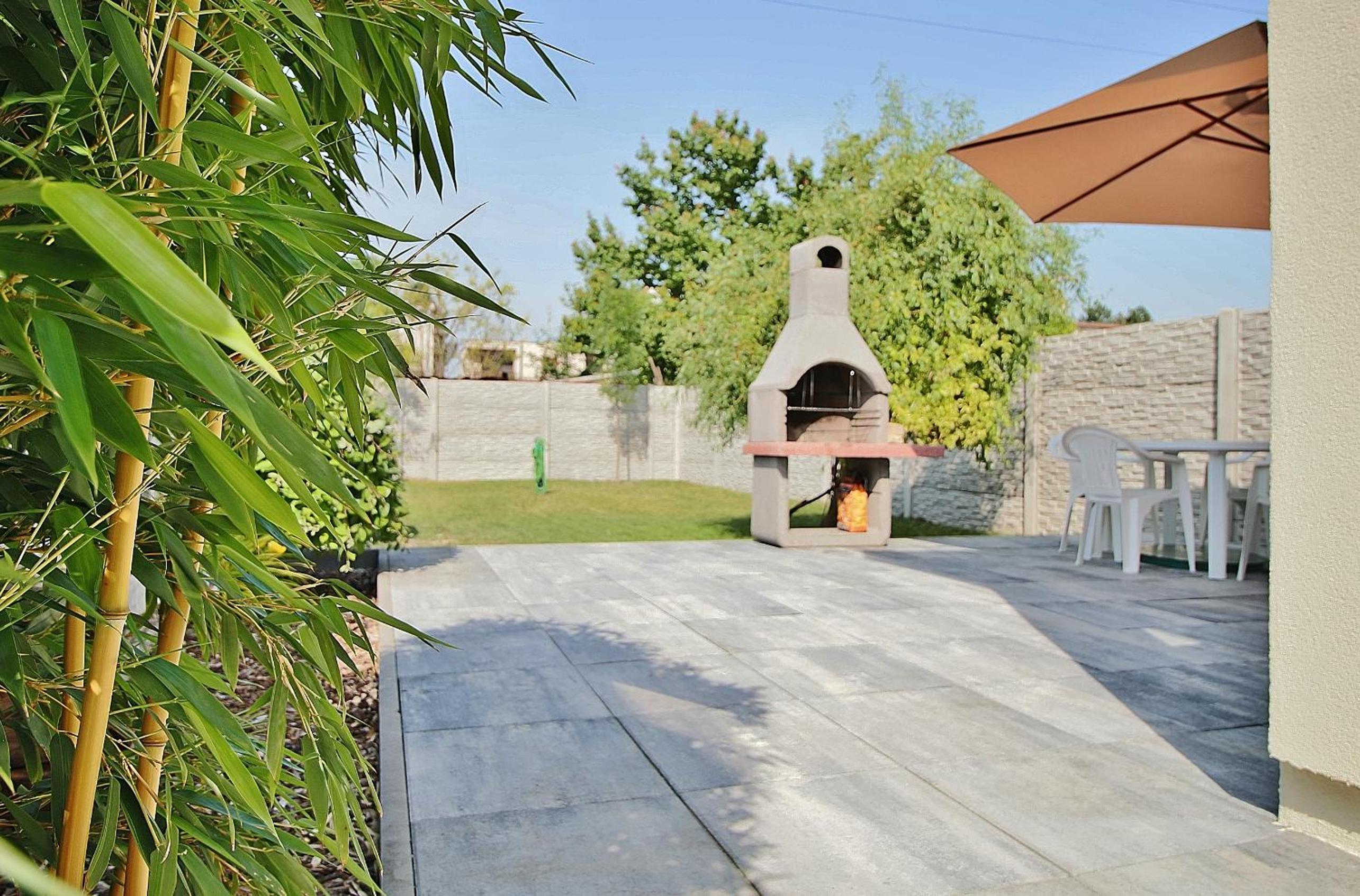 Jediný domček Veľký Meder view 3