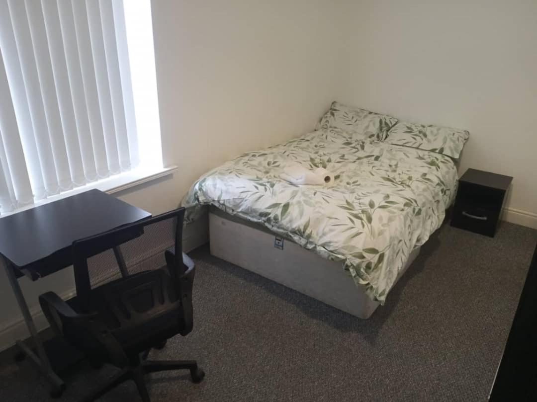 Ensuite double-bed (R4) close to Burnley city centre