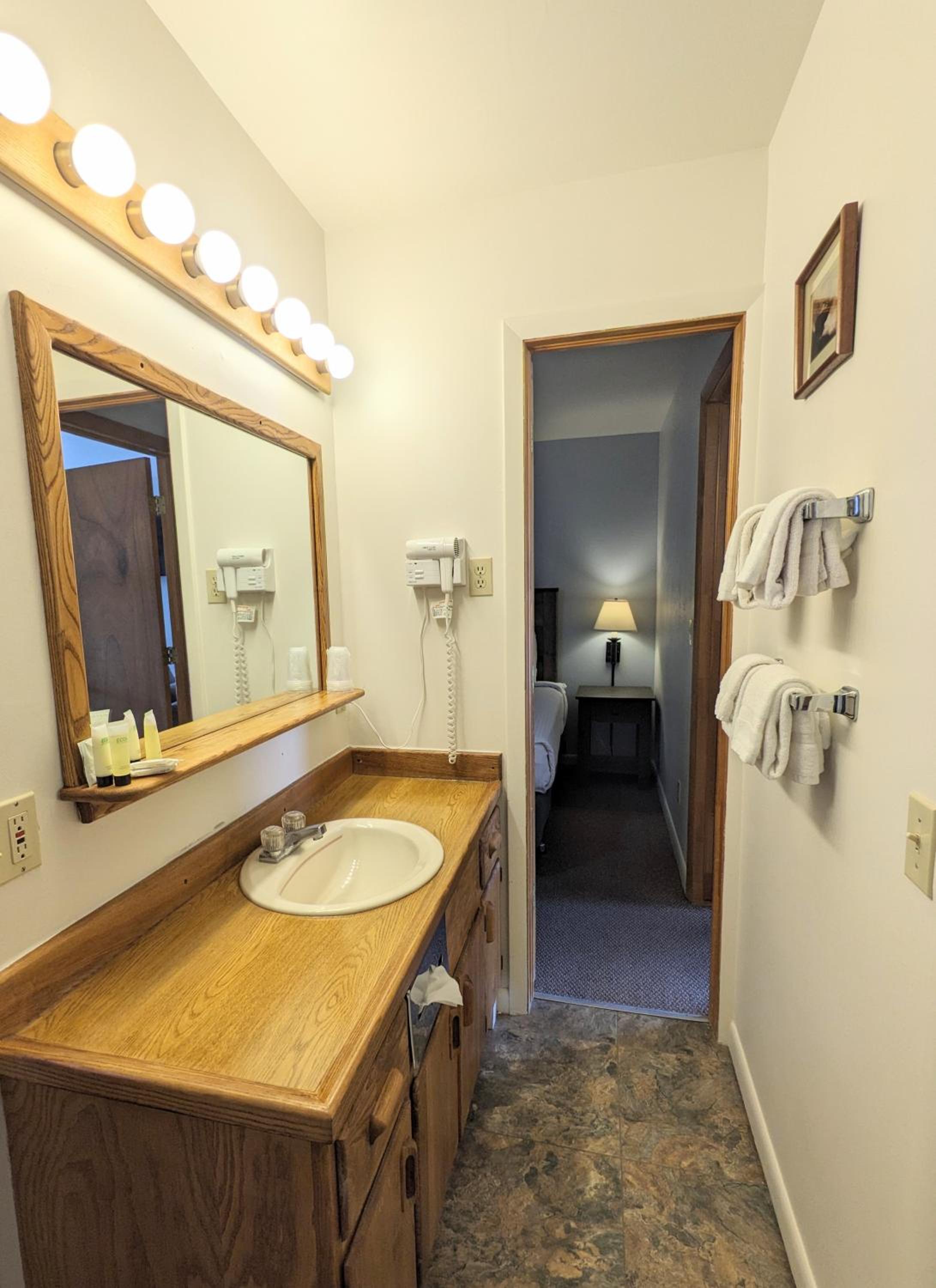 Western Riviera Lakeside Lodging
