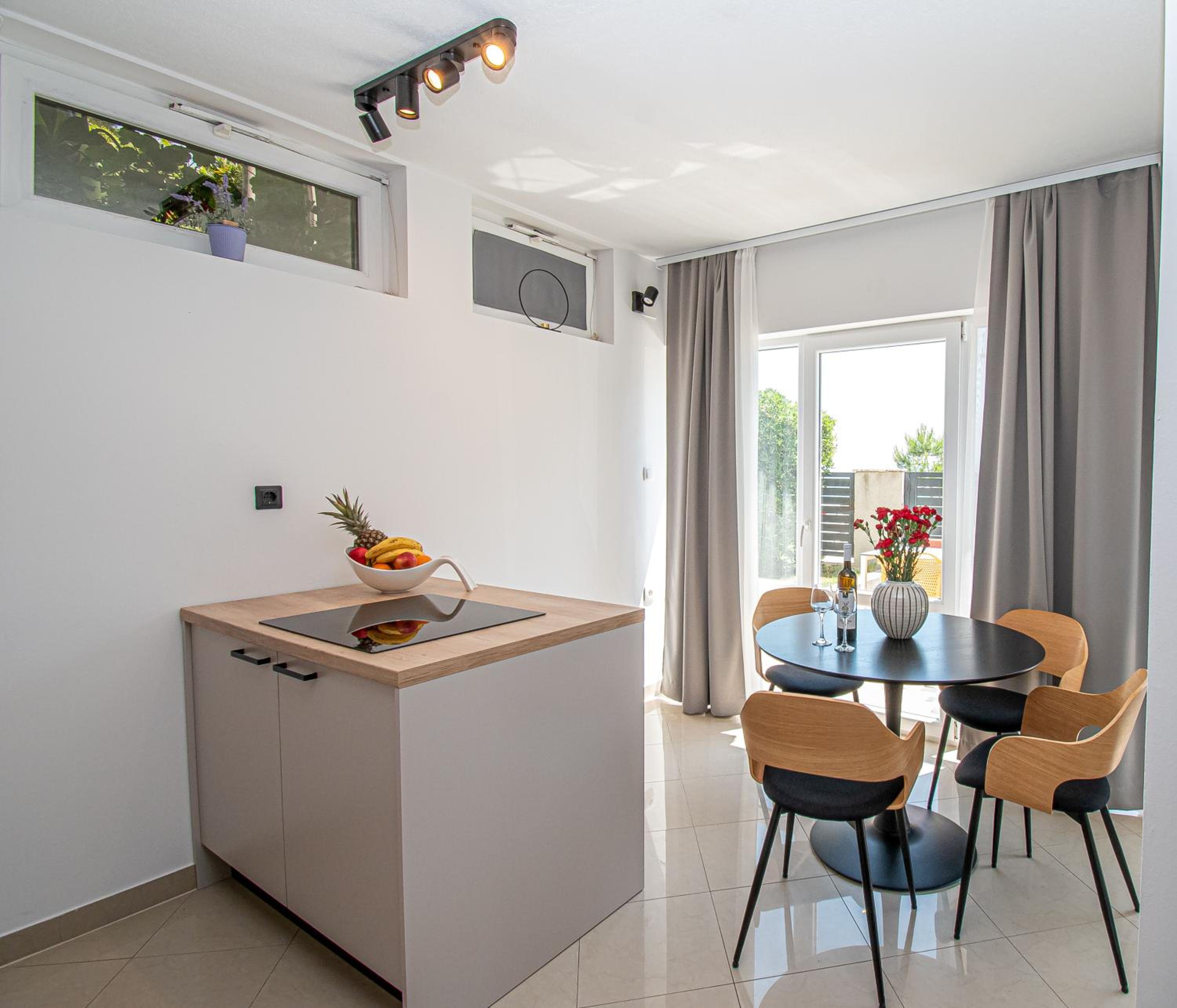 Beachfront Apartments Gabine