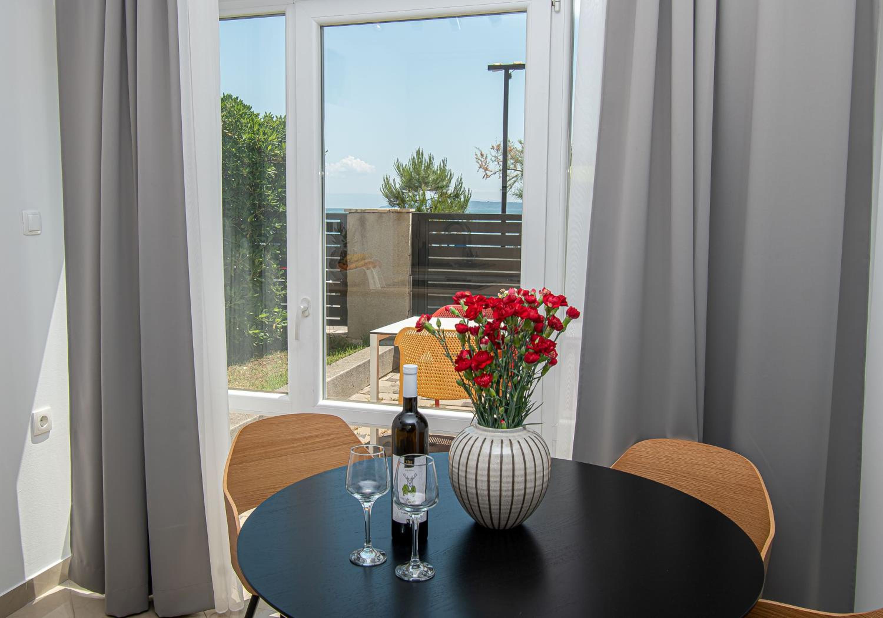 Beachfront Apartments Gabine