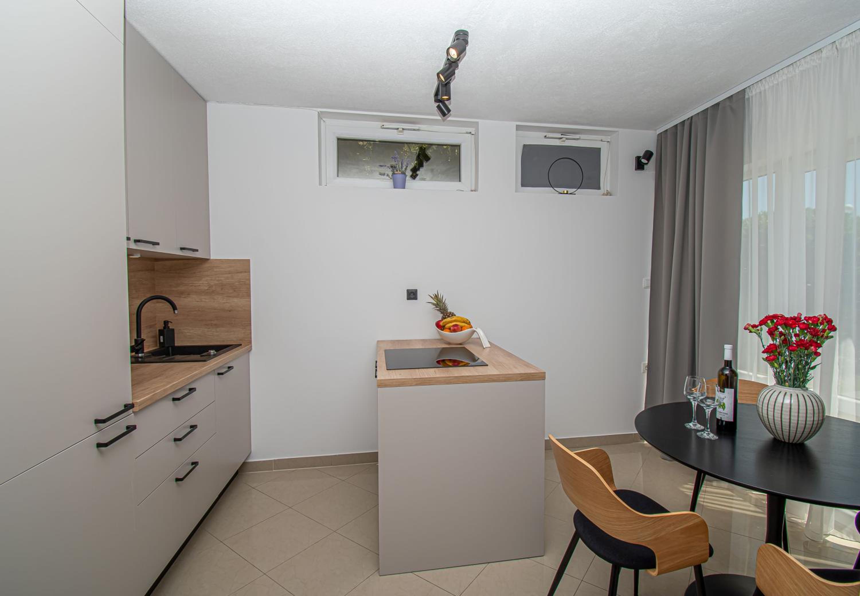 Beachfront Apartments Gabine