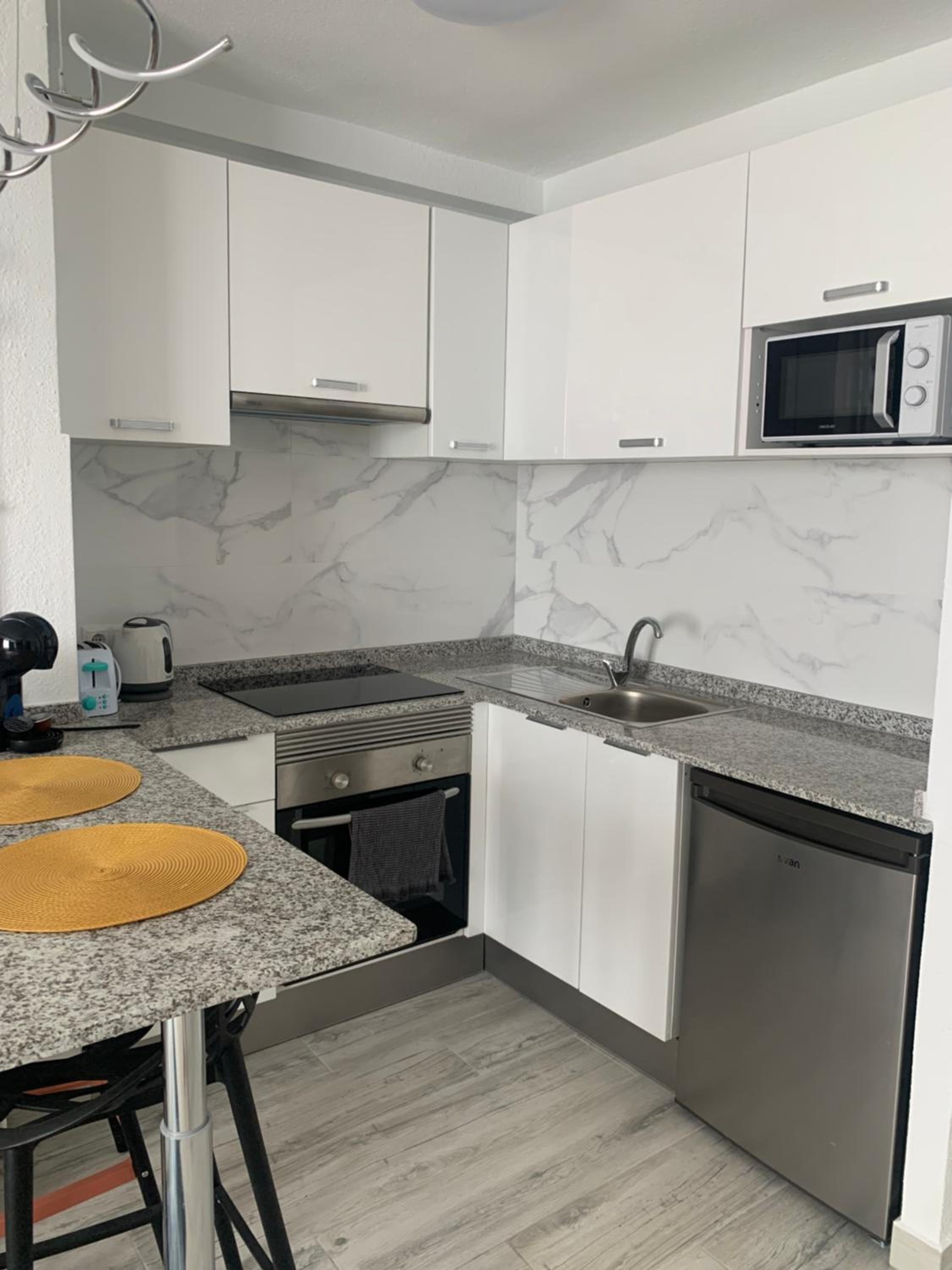 Apartamentos de Benidorm, playa Poniente, España