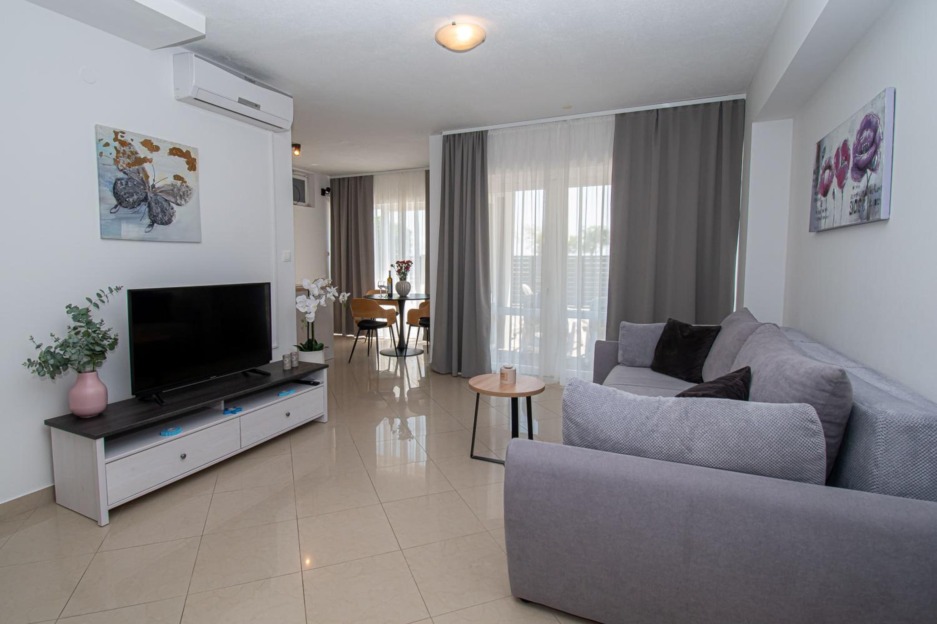 Beachfront Apartments Gabine