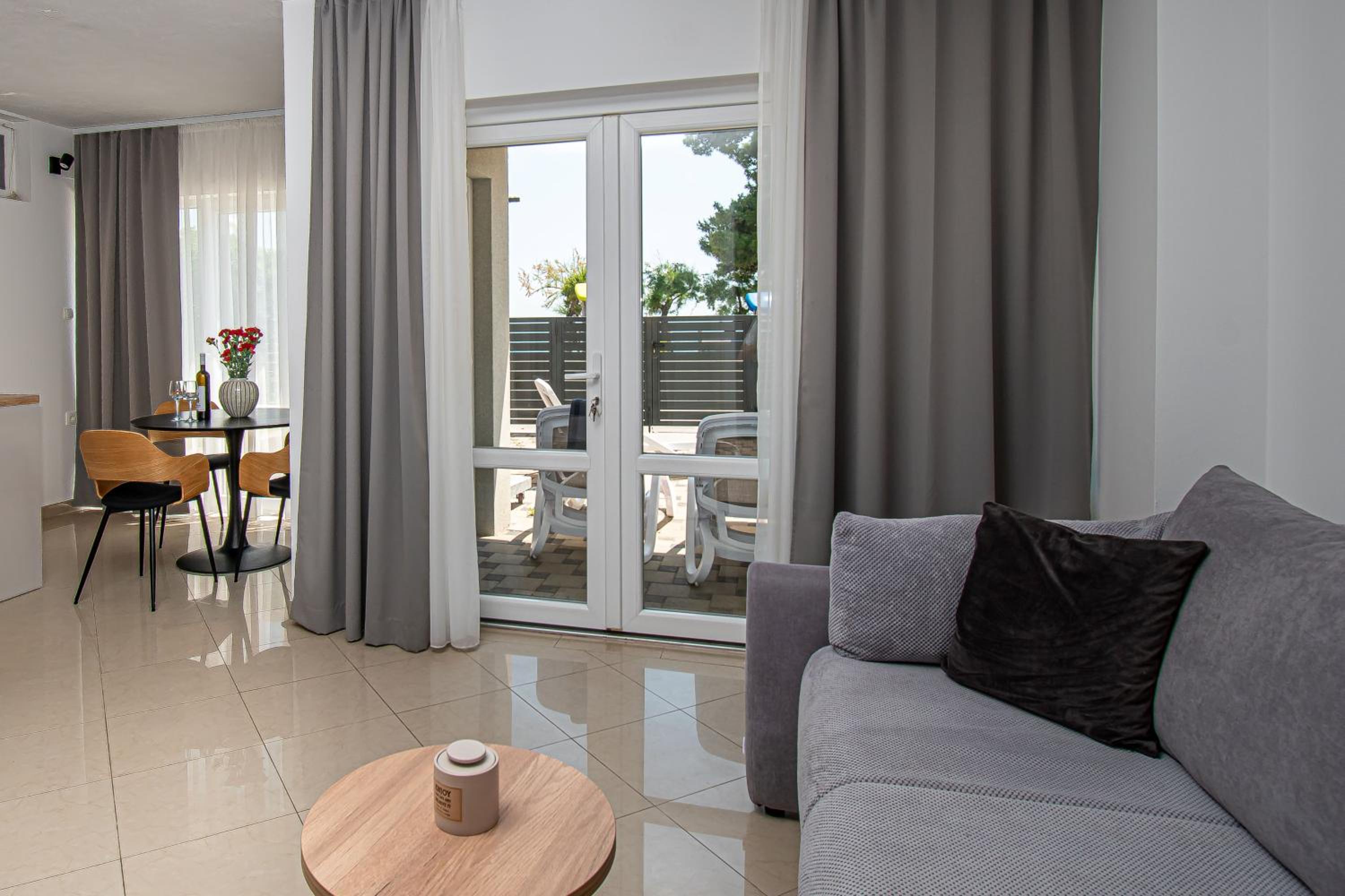 Beachfront Apartments Gabine